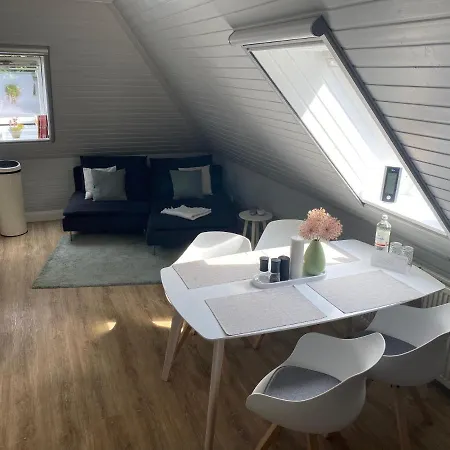 38 Waldweg *
