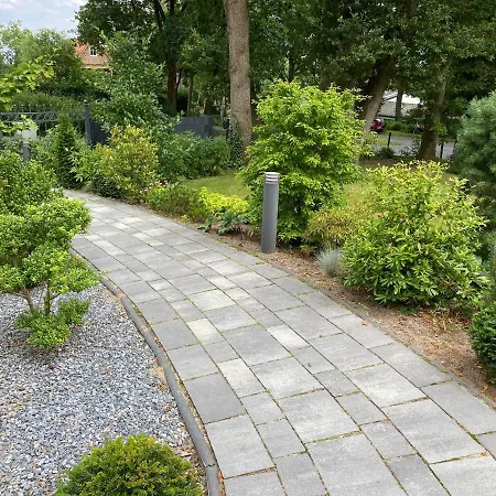 38 Waldweg