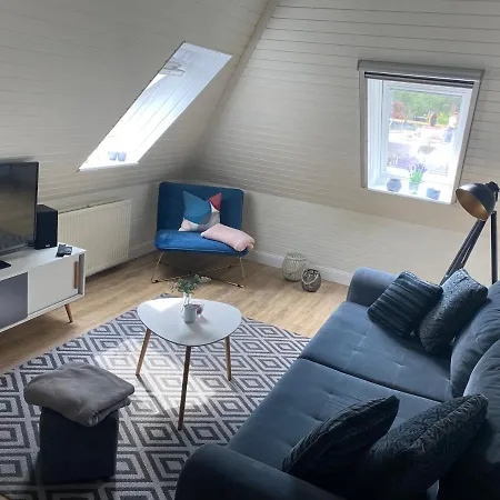 38 Waldweg *